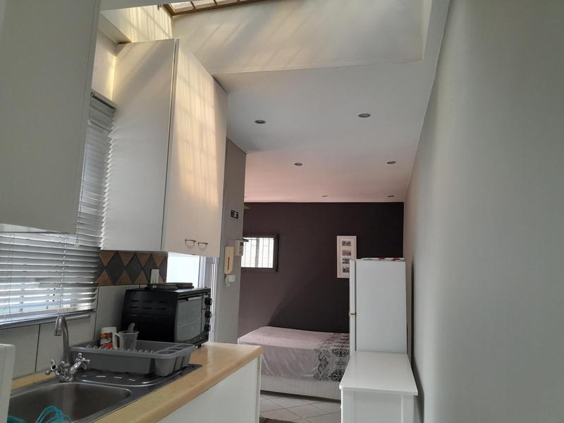 To Let 1 Bedroom Property for Rent in Green Point Western Cape